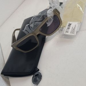 NWOT Stella McCartney sunglasses SC0105S Stella essentials